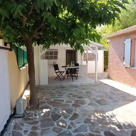 Le Mazet Au Petit Bonheur بورم لي ميموزا
